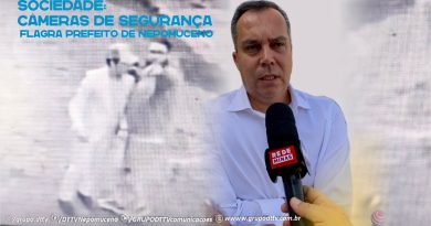 Prefeito Elias Menezes em frente à casa do ex-vice-prefeito Ricardo Gattini em Nepomuceno, em vídeo que circulou nas redes sociais.