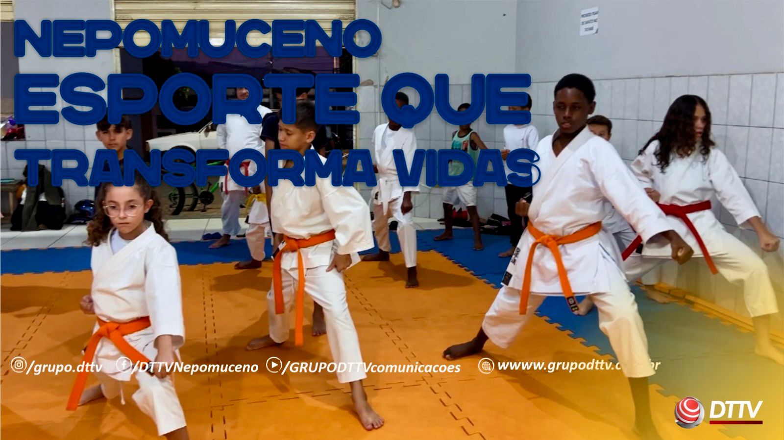 Alunos da Academia Shindo treinando karatê em Nepomuceno.