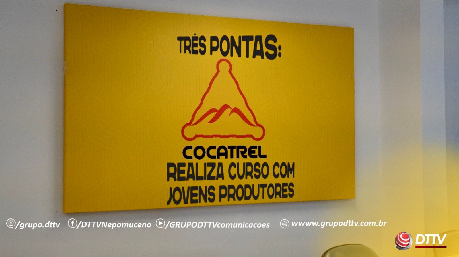 Jovens produtores rurais participam do programa Formação Cooperativista da Cocatrel em Três Pontas, com foco em sucessão familiar e cooperativismo.