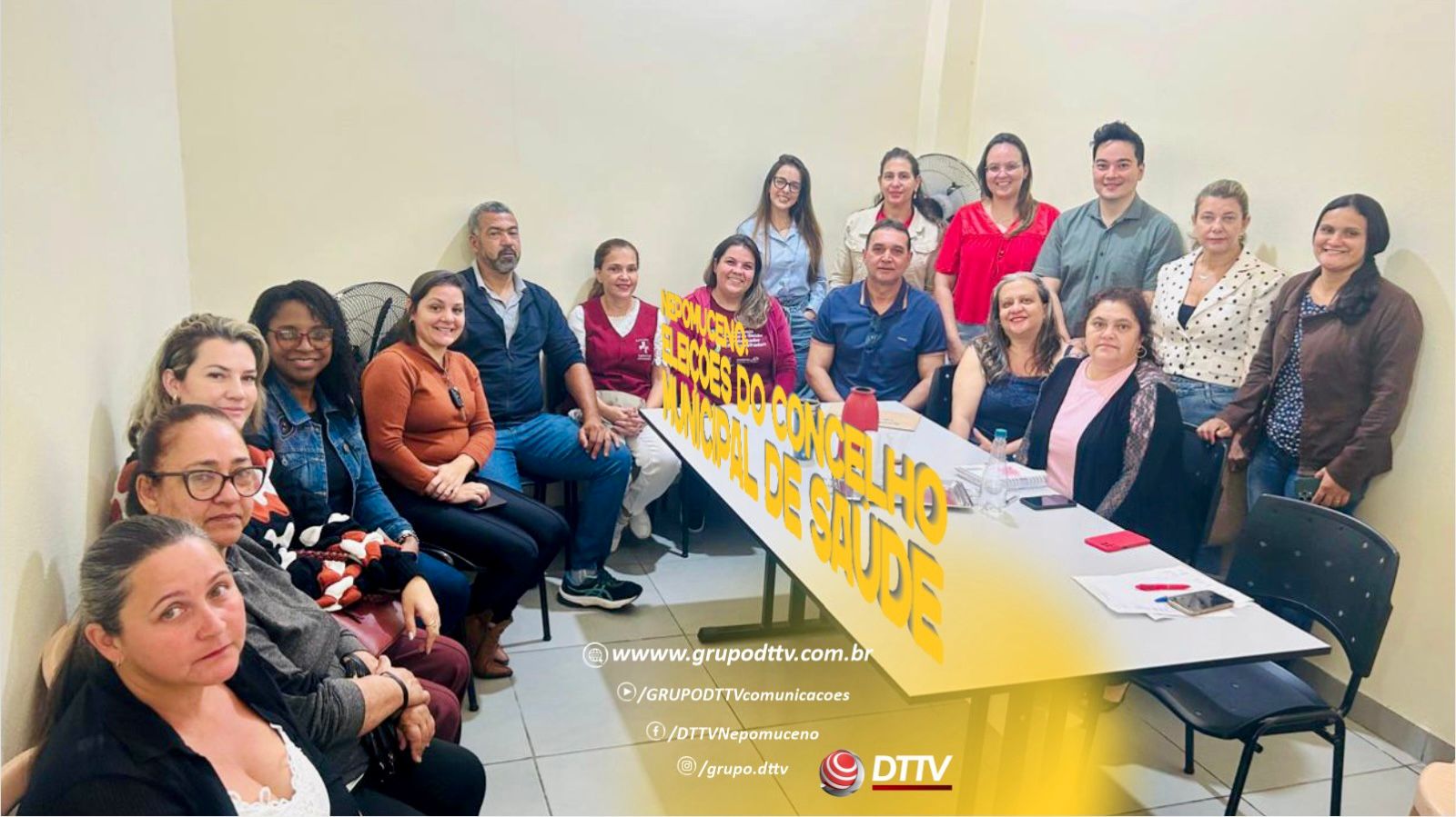 Conselho Municipal de Saúde de Nepomuceno realiza reunião para início do novo mandato 2025-2027, com conselheiros reunidos na sede da Secretaria de Saúde.
