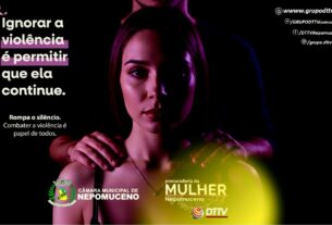 Imagem estilizada com fundo escuro mostrando uma mulher sentada, com mãos masculinas em seus ombros, acompanhada de texto sobre a importância de combater a violência e informações de contato da DTTV e órgãos municipais.