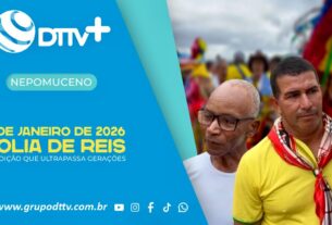 Grupo de Folia de Reis durante celebração tradicional em Nepomuceno no Dia de Reis 2026.