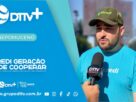 Colaboradores do Sicredi Gerações participaram de ação de limpeza e plantio de flores na Praça Cônego Menezes, em Nepomuceno.